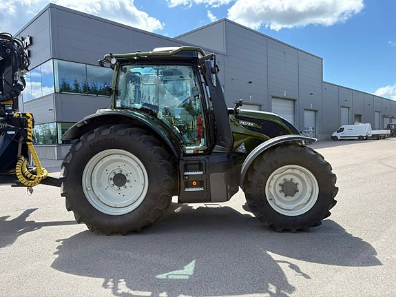 Valtra N135 Active med Kesla 124HD Skogsvagn 5 of 5