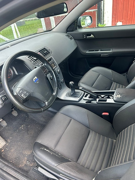 Volvo V50 5 of 5