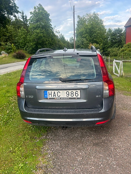 Volvo V50 2 of 5