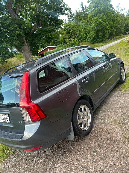 Volvo V50 3 of 5