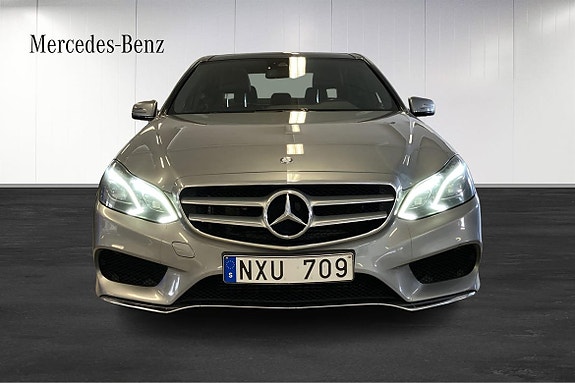 Mercedes-Benz E300 de 4 of 5