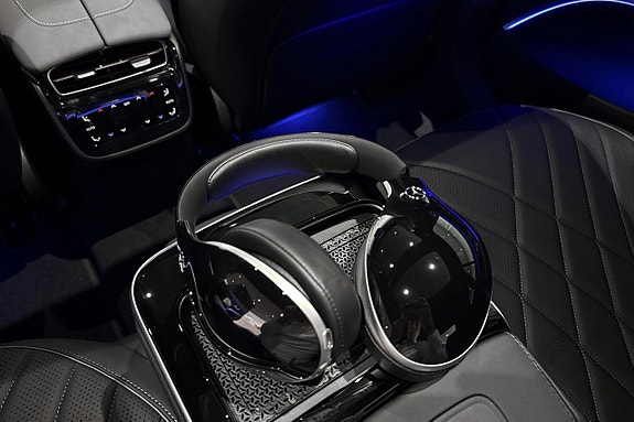 Mercedes-Benz EQS500 15 of 17