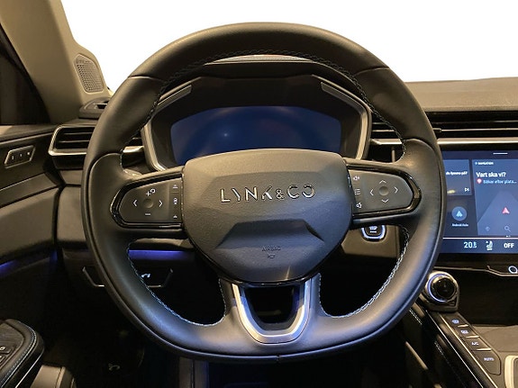 Lynk & Co 01 10 of 15