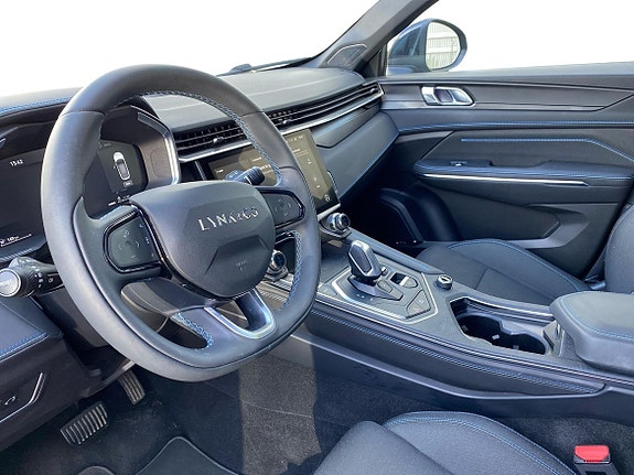 Lynk & Co 01 2 of 4