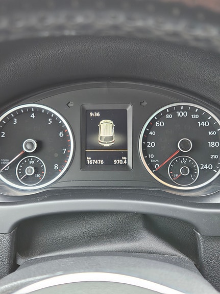 Volkswagen Tiguan 3 of 5