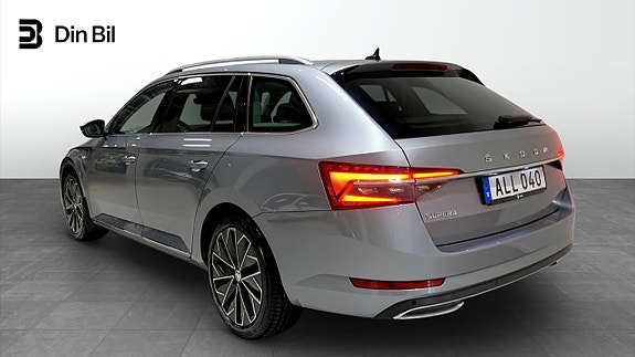 Skoda Superb 3 of 5