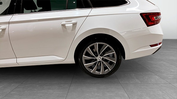 Skoda Superb 6 of 12