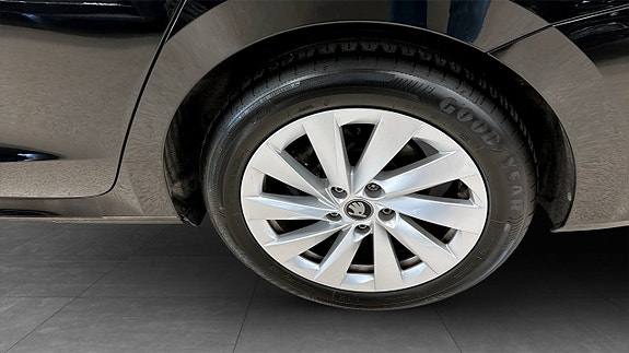Skoda Octavia 6 of 12