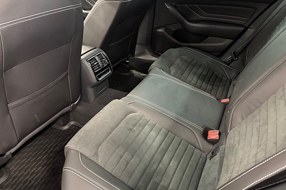 Volkswagen Passat 12 of 24