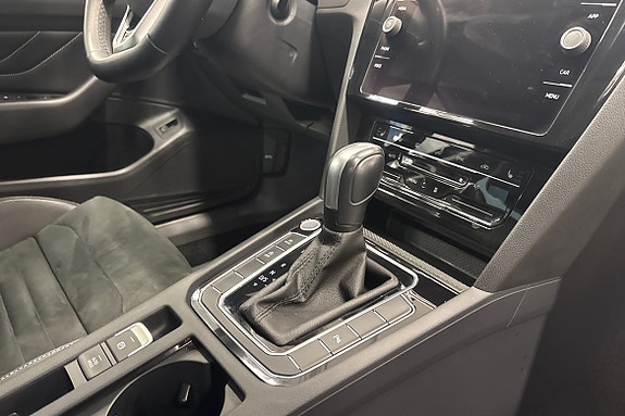 Volkswagen Passat 15 of 24