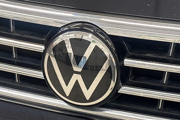 Volkswagen Passat 21 of 24
