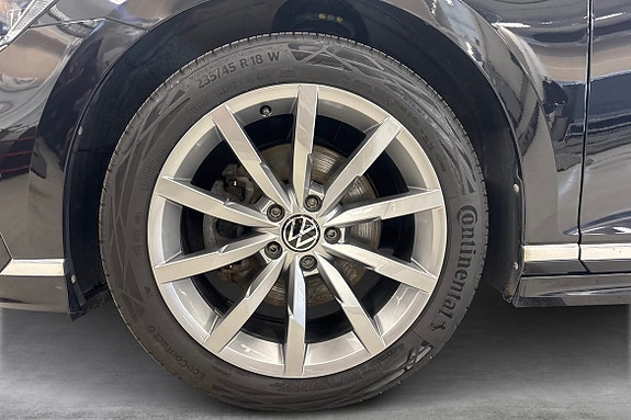 Volkswagen Passat 14 of 24