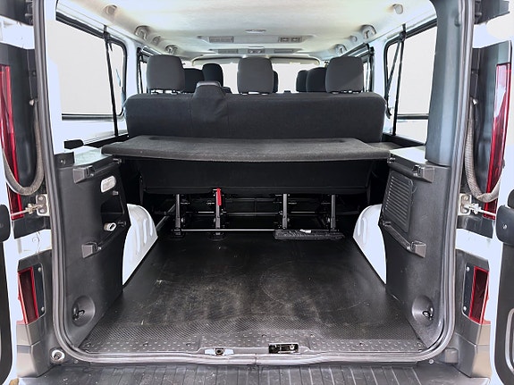 Renault Trafic 7 of 13