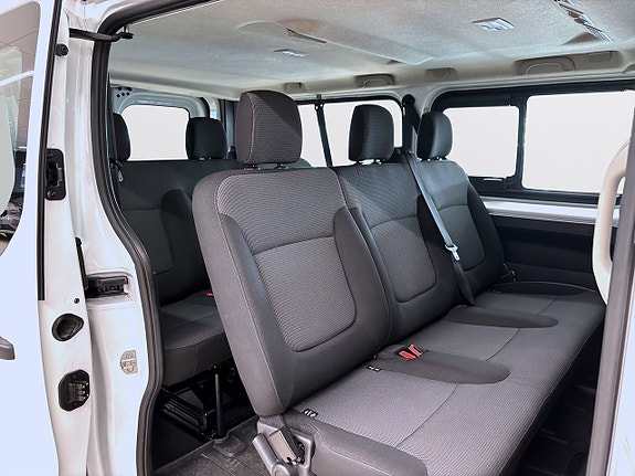 Renault Trafic 9 of 13