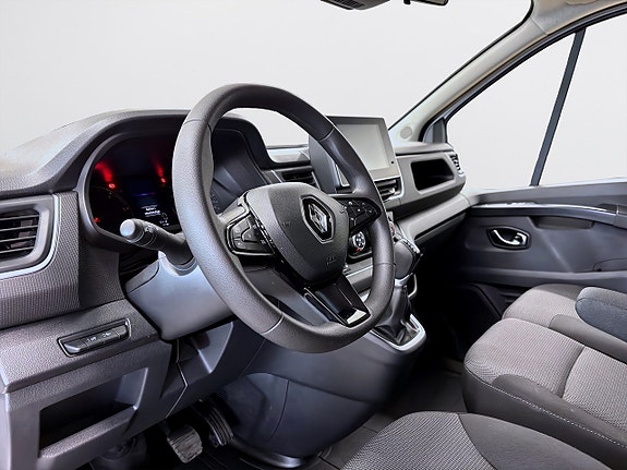 Renault Trafic 12 of 13