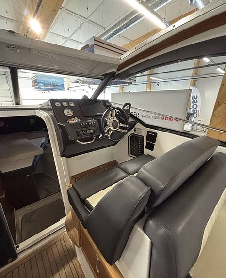Grandezza 28 OC / Volvo Penta 270HK från 2020 / 9 120 kr/mån 6 of 12