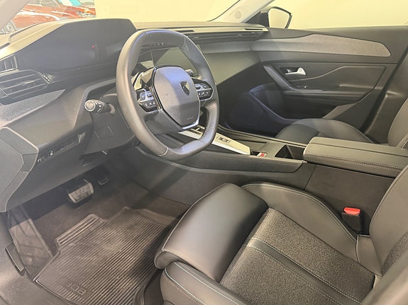 Peugeot 308 SW 4 of 5