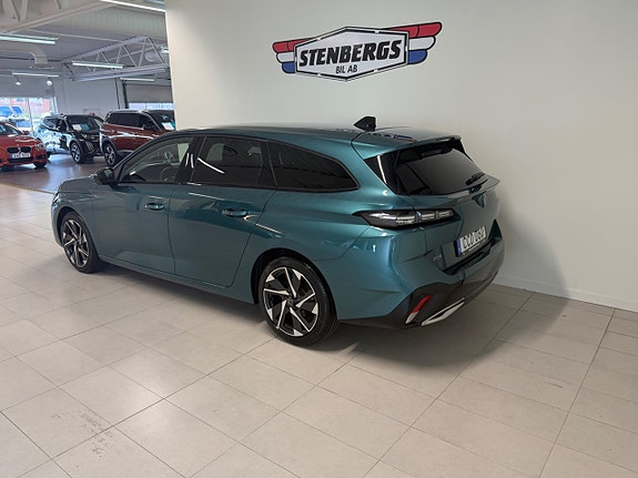 Peugeot 308 SW 3 of 5