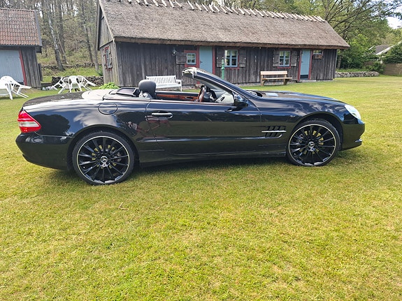 Mercedes-Benz SL350 3 of 5