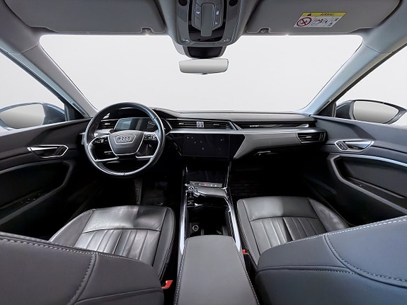 Audi Q8 11 of 21