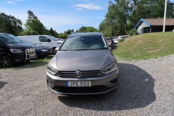 Volkswagen Golf Sportsvan 3 of 5