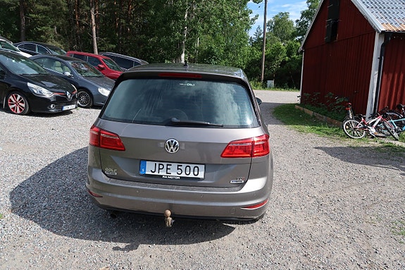 Volkswagen Golf Sportsvan 4 of 5