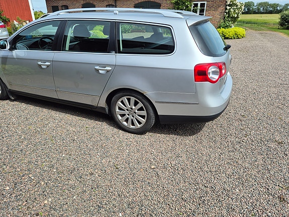 Volkswagen Passat 3 of 5