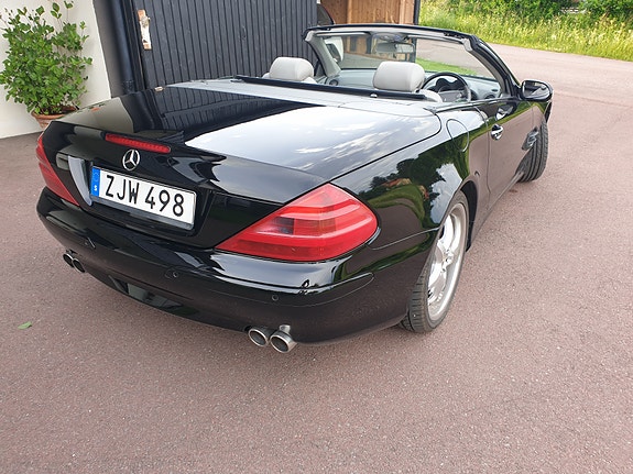 Mercedes-Benz SL500 3 of 5