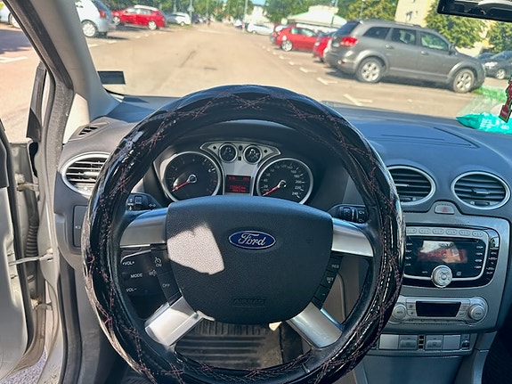 Ford Focus 2 of 5