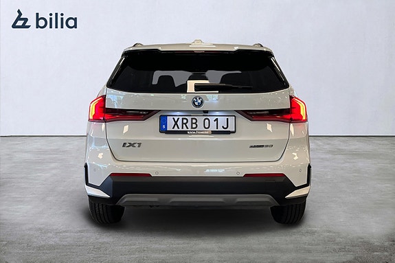 BMW X1 4 of 5