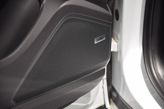 Porsche Cayenne 10 of 17