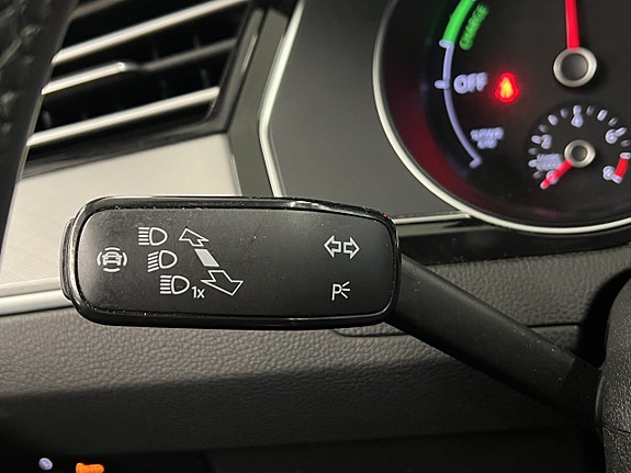 Volkswagen Passat 16 of 30