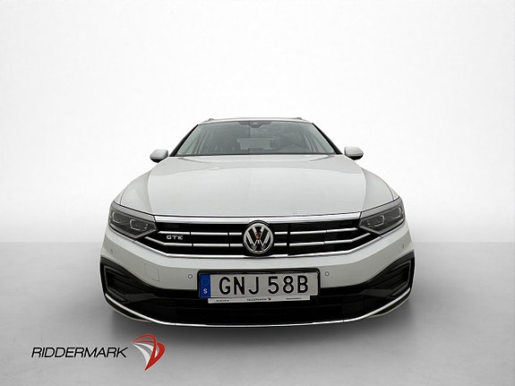Volkswagen Passat 2 of 5