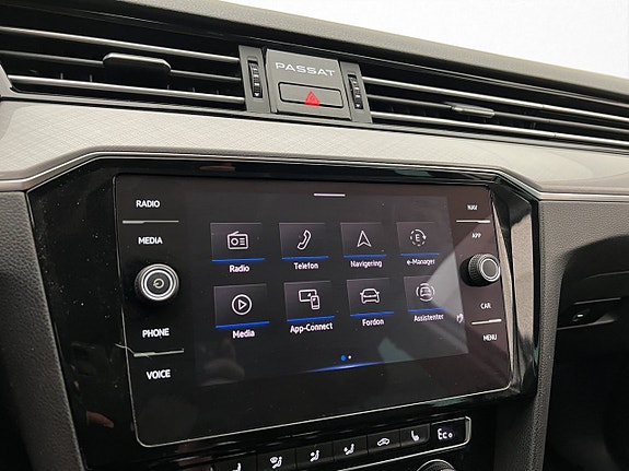 Volkswagen Passat 24 of 30