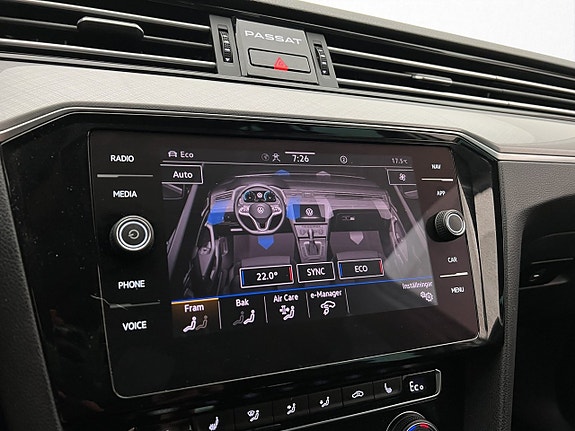Volkswagen Passat 26 of 30