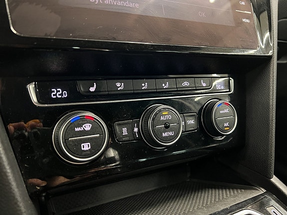 Volkswagen Passat 27 of 30