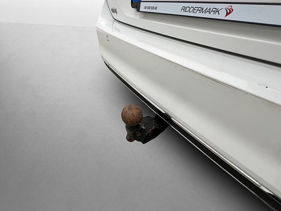 Volkswagen Passat 10 of 30