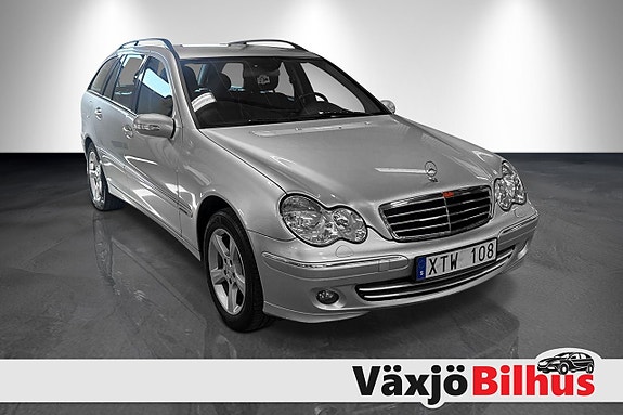 Mercedes-Benz C180 4 of 5