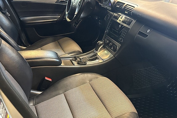 Mercedes-Benz C180 10 of 10