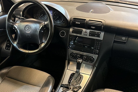 Mercedes-Benz C180 9 of 10