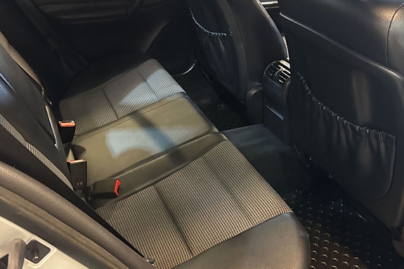 Mercedes-Benz C180 8 of 10