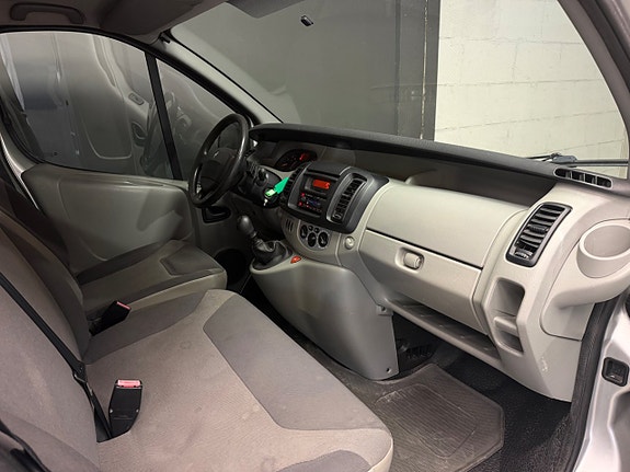 Renault Trafic 6 of 9