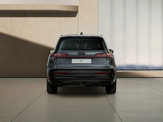 Audi Q7 7 of 7