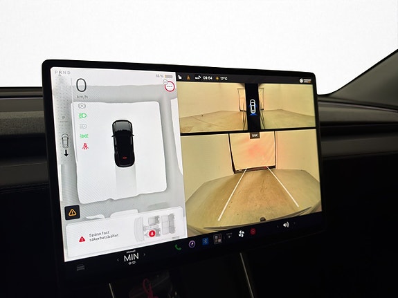 Tesla Model Y 20 of 30