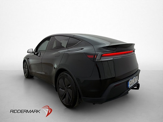 Tesla Model Y 5 of 30