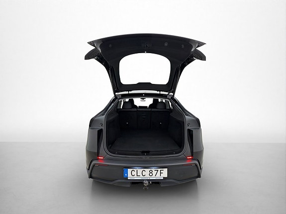 Tesla Model Y 10 of 30