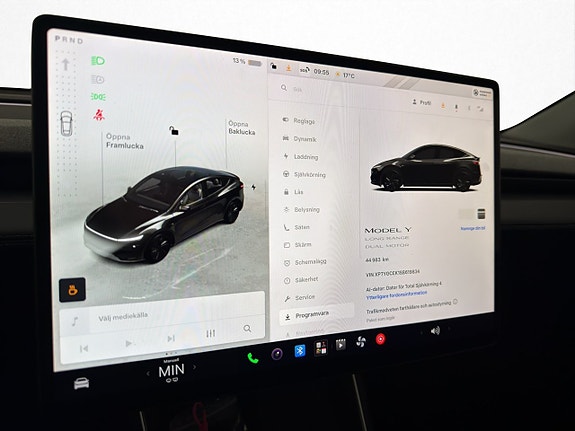 Tesla Model Y 25 of 30