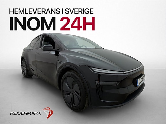 Tesla Model Y 4 of 30