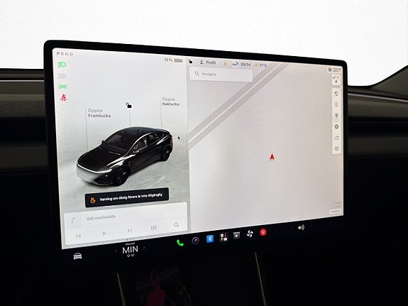 Tesla Model Y 21 of 30