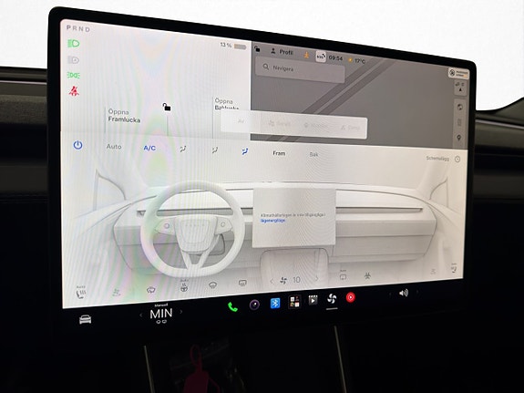 Tesla Model Y 22 of 30